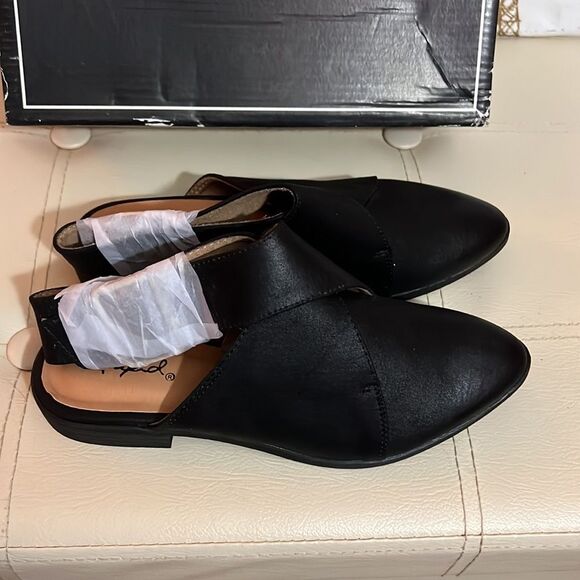 Qupid Black Ankle Strap Mule Sz 6.5 - Picture 2 of 5